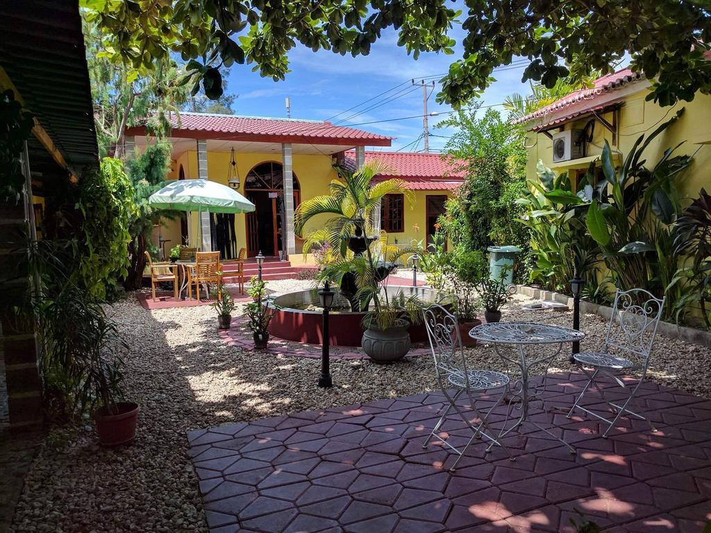Casa Do Sandalo Boutique Guest House Dili Exterior photo